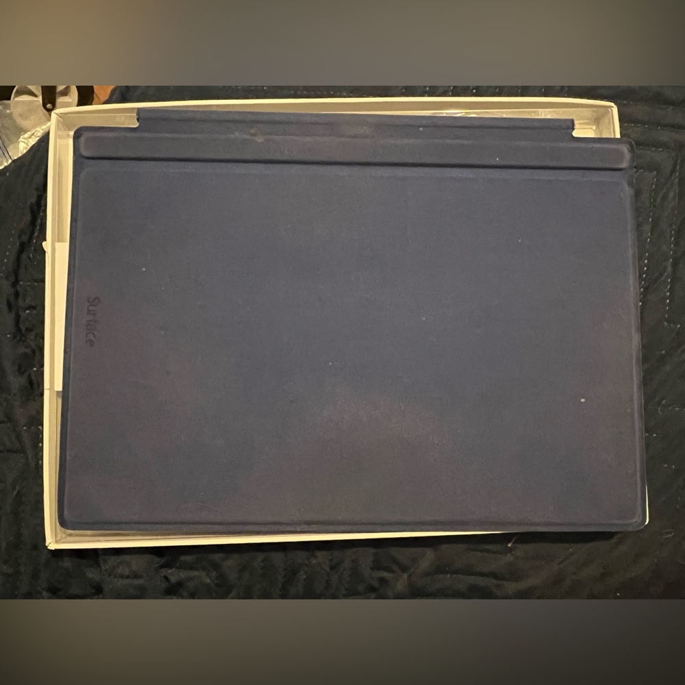 Surface Pro French Keyboard - Picture 3 of 9